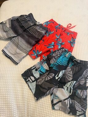 Board shorts barely worn, set of 3
